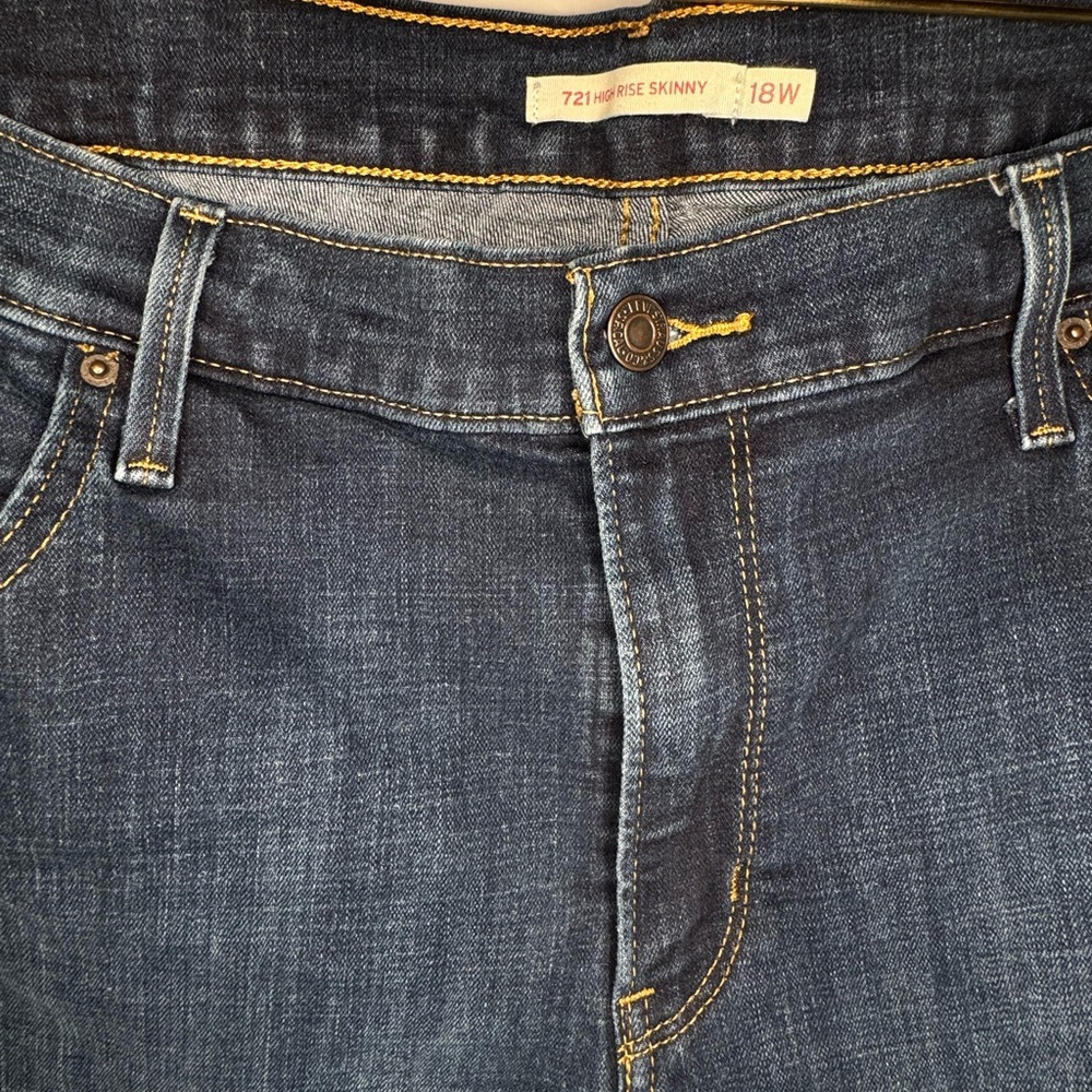 Levi's Women's Dark Blue Skinny Jeans